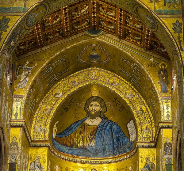 Detail mosaic Monreale Cathedral (Duomo di Monreale) near Palermo, — Stock Photo, Image