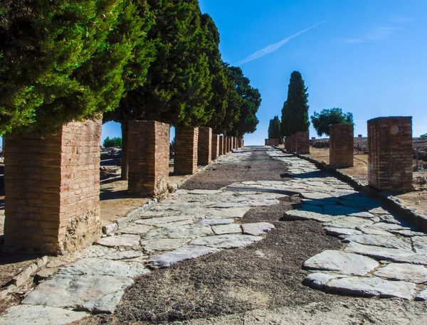 Antika romerska vägen i Italica. — Stockfoto