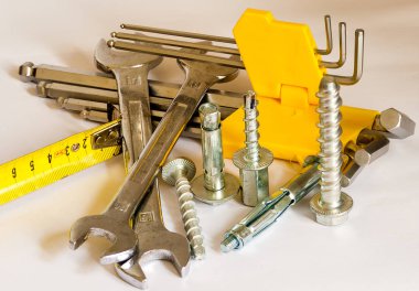 beyaz izole çeşitli yeni cıvata çapa