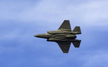 F35 Lightning Demo Team, 8 Mayıs 2019 'da Aziz Niklas bayramında Bari' de (ITALY) hava gösterisine çıktı.