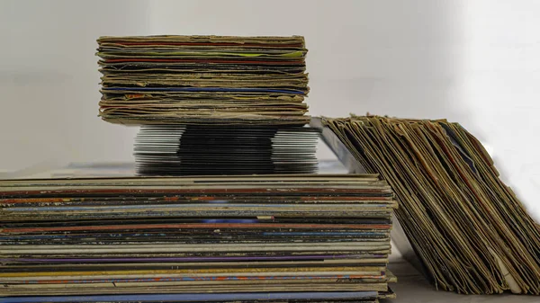 Pile Disques Vinyles Min Disposés Pile Verticale Les Disques Ont — Photo