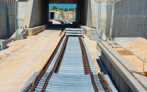 Podchod Tunel Pro Výstavbu Nové Železniční Tratě Detail Kanalizace Kovových — Stock fotografie