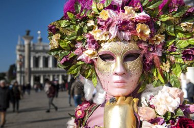 Venedik, İtalya - 21 Şubat 2020 Venedik Karnavalı Maskeleri
