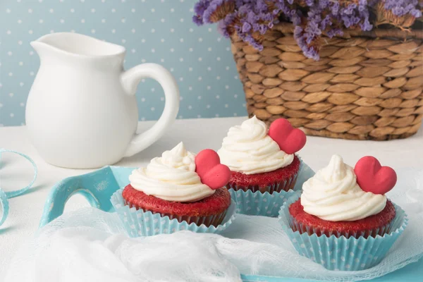 Heart cupcakes for Valentine's Day — Stock Photo, Image