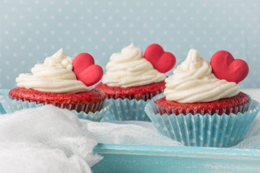 Sevgililer günü için kalp kek