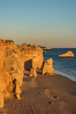 Praia da Rocha bölgedeki Portimao, Algarve, Portekiz bir görünümünü