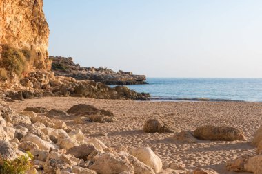 Ferragudo, Portimao, Algarve 'deki Praia do Molhe plajına bakın.