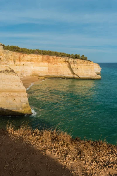 Benagil strandhöhlen an der algarve portugal — Stockfoto