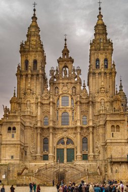 Santiago De Compostela, İspanya - Şubat 2019 yaklaşık: Santiago de Compostela Katedrali bozluk kare görünümden. Katedrali, Saint James, İspanya. Galiçya, hac.