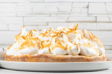 Kremalı limonlu turta. Geleneksel Amerikan pastası. Ev yapımı pişirme. Boşluğu kopyala.