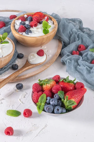 Yogurt Bacche Una Colazione Sana Ciotola Yogurt Greco Con Lampone — Foto Stock