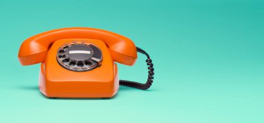 Retro telefon tarz
