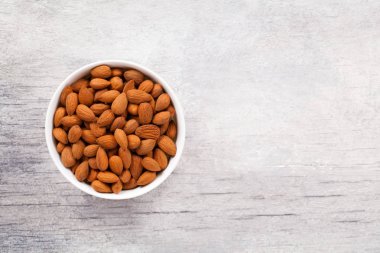 Badem fındık yukarıdan görüntülemek.