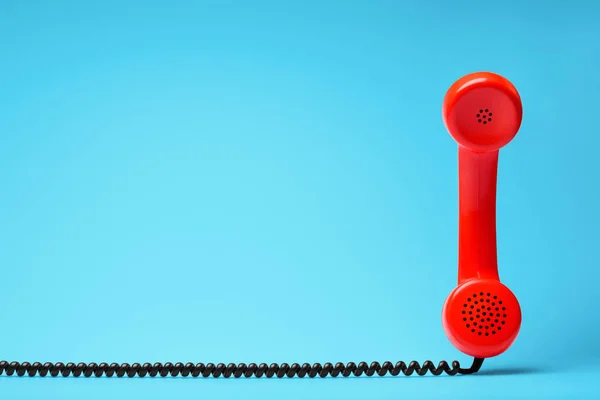 Telefone Vermelho Estilo Retro Fundo Azul — Fotografia de Stock