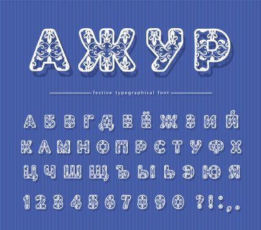 Kiril alfabesi dekoratif yazı tipi. Lacy, Abc harflerini ve numaralarını süslüyor. Kağıt işaretleri keser. Vektör