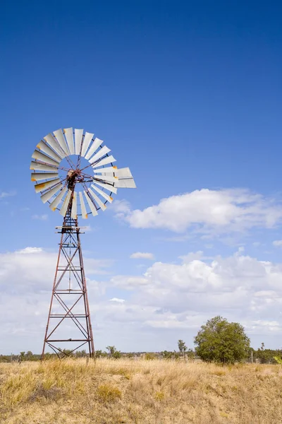 Windmill in Outback Queensland, Australia — Stock Photo, Image