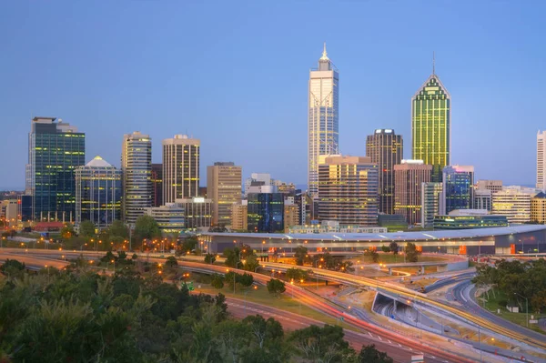 Westaustralien Perth Skyline in der Dämmerung — Stockfoto