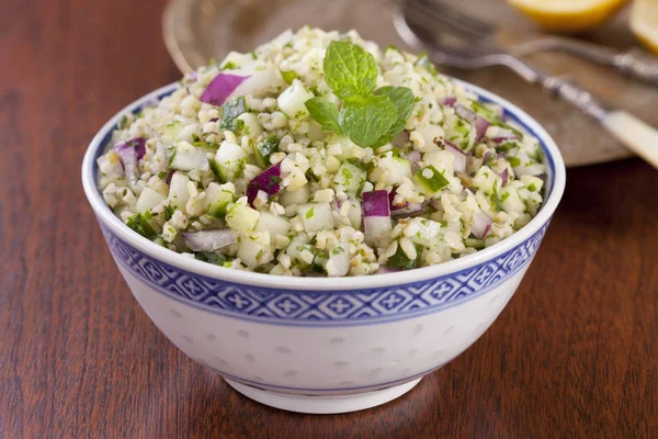 Salată de grâu Bulgar Tabbouleh — Fotografie, imagine de stoc