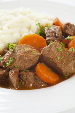 Havuç ve patates püresi ile güveç