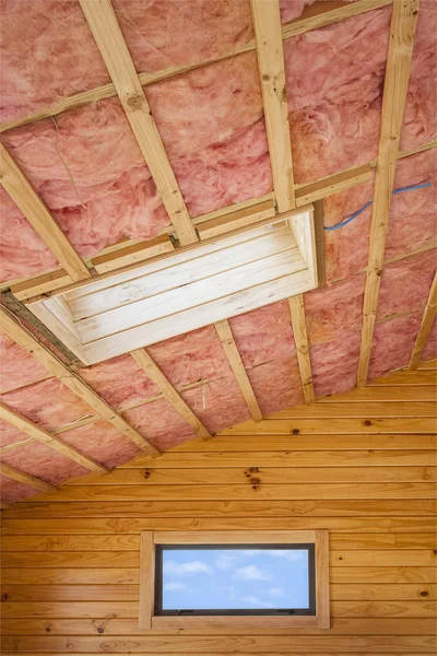 Pink Fiberglass Rood Insulation — Stock Photo, Image