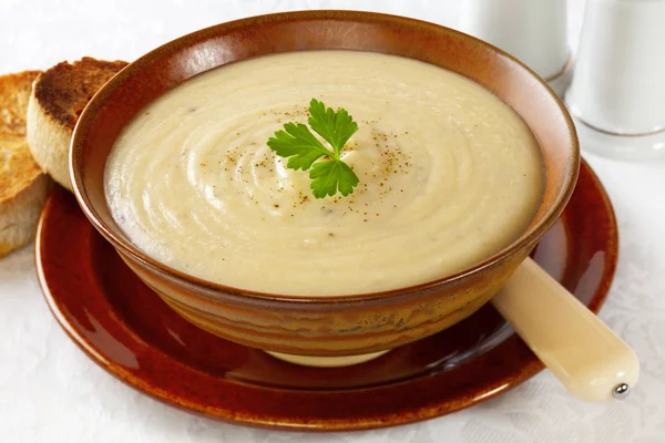 Цвітна капуста і картопляний суп — стокове фото
