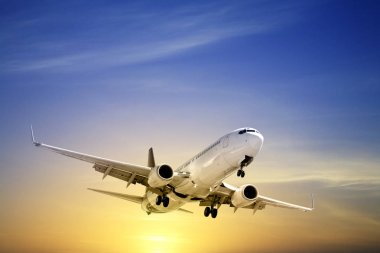 Gün batımı mavi sarı kopya alanı açılış jet uçak