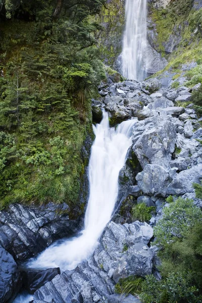 Devils Punchbowl Falls, Arthurs Pass, Nový Zéland — Stock fotografie