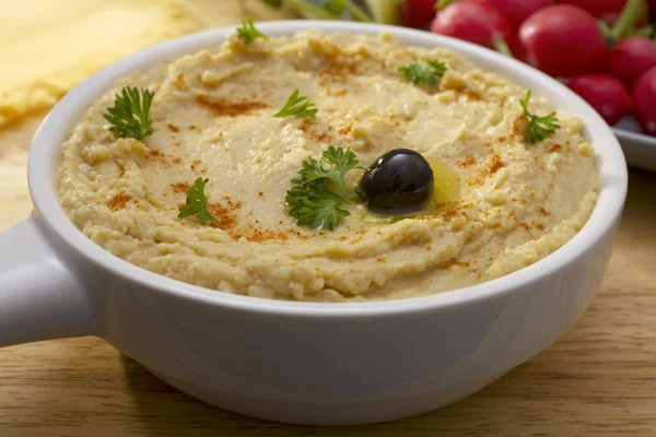 Middles Eastern Hummus или Chickpea Dip — стоковое фото