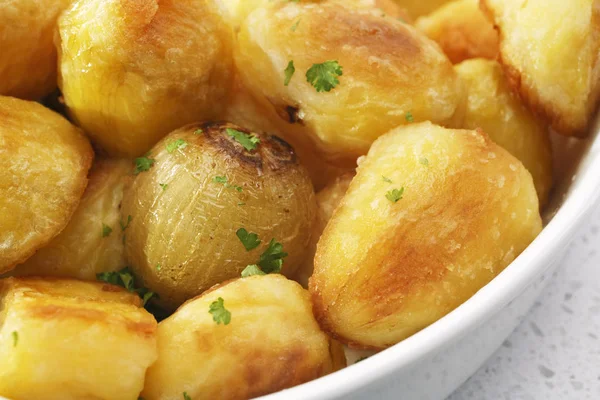 Crunchy Roast Potatoes and Onions — Stock Photo, Image
