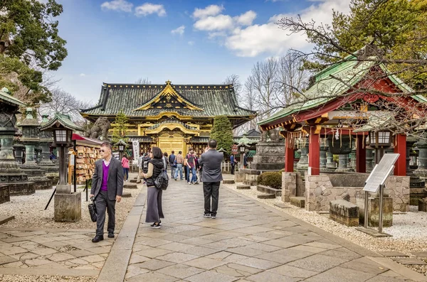 Approche du sanctuaire shinto Ueno Toshogu, Tokyo — Photo