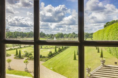 Hampton Court Garden View Window, İngiltere