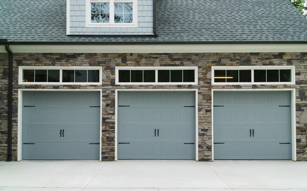 Large suburban home — Stock Photo, Image