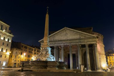 Roma, İtalya. Pantheon adlı gece.