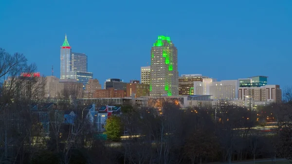 Kış Tatilinde Alacakaranlıkta Şehir Raleigh Görüntülemek Telifsiz Stok Imajlar