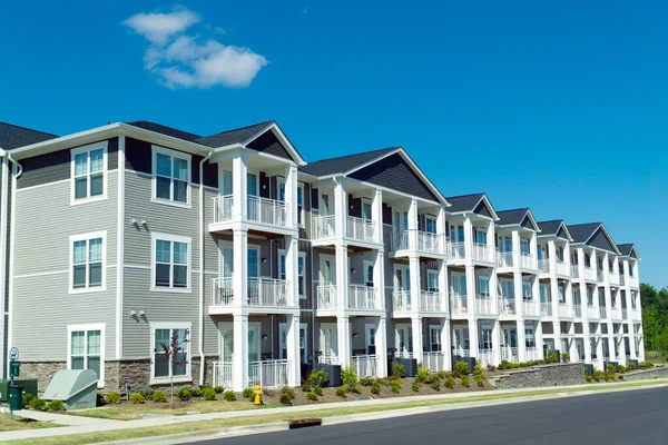 Typical Suburban Apartment Building Rent — Stock Photo, Image