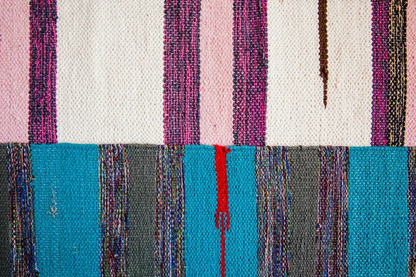 İki parlak tekstil çizgili kilim. Tekstil dokusu — Stok fotoğraf