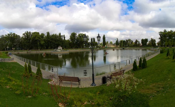 Krementschuk Ukraine September 2019 Zentraler Stadtgarten Mit See — Stockfoto