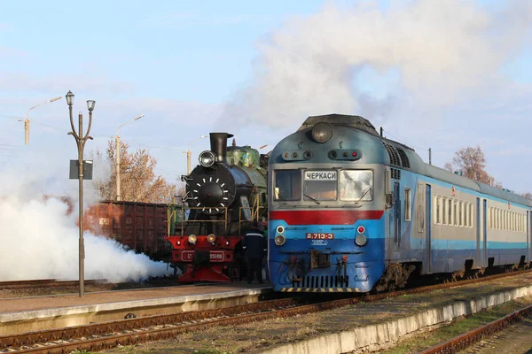 Smila Ucraina Novembre 2019 Locomotiva Vapore 251 Treno Diesel 713 — Foto Stock