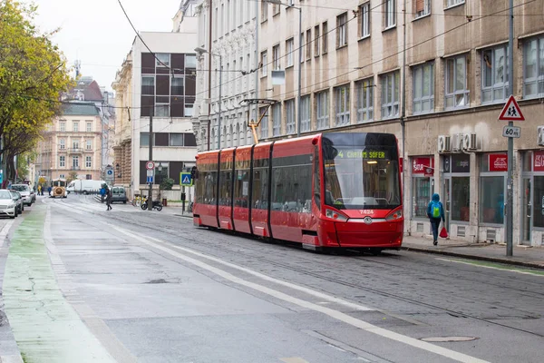 Bratislava Eslováquia Novembro 2019 Eléctrico Moderno Skoda Forcity Centro Histórico — Fotografia de Stock