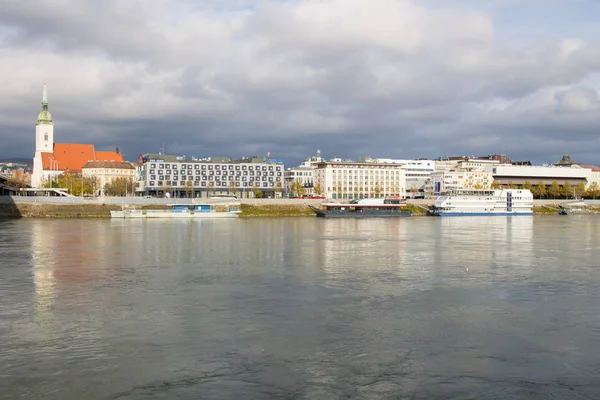 Bratislava Eslovaquia Noviembre 2019 Vista Desde Puente Snp Hasta Casco — Foto de Stock