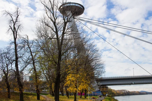 Bratislava Slowakei November 2019 Ufo Turm Auf Der Snp Brücke — Stockfoto