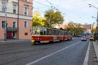 Bratislava, Slovakya - 19 Kasım 2019: Bratislava Eski Kasabası Sokağı