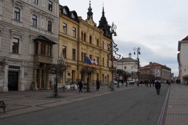 Banska Bystrica, Slovakya - 19 Kasım 2019: Dolna Caddesi, Banska Bystrica