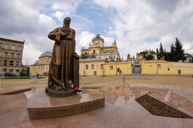 Lviv, Ukrayna - 21 Mart 2017: Metropolitan Andrey Anıtı. Lviv 'deki Aziz George' un