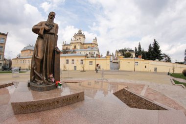 Lviv, Ukrayna - 21 Mart 2017: Metropolitan Andrey Anıtı. Lviv 'deki Aziz George' un