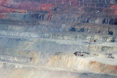 Kryvyi Rih 'deki Yugok Madencilik Toplama Tesisi' nin açık maden ocağında madencilik.