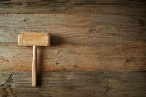 Top view, mallet on a wooden workbench — Stock Photo, Image