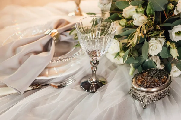 Foto Configuração Mesa Restaurante Com Flores Casamento — Fotografia de Stock