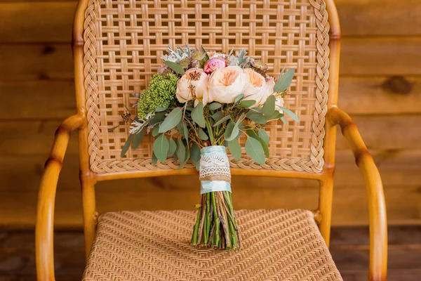 Close Beautiful Wedding Bouquet Pink White Flowers Wooden Chair — Stock Photo, Image