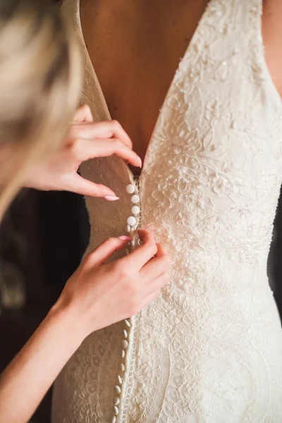 Rückansicht Der Schönen Frau Weißer Mode Hochzeitskleid Salon — Stockfoto